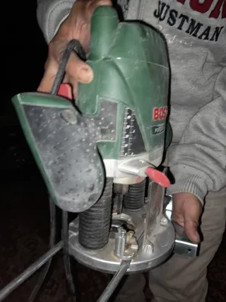 Fresadora Bosch POF 1200 AE