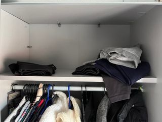 Guardaroba in rovere con porte scorrevoli