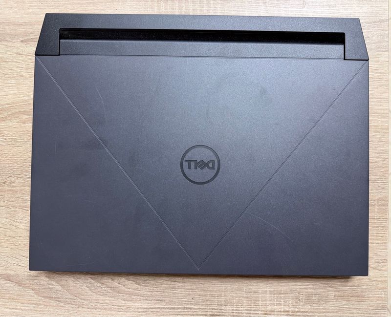 Dell G15-5530 Portátil Gaming