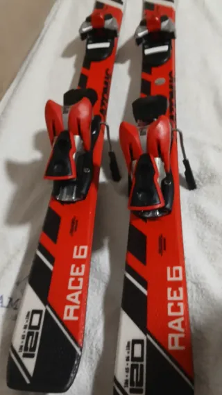 Esquís niños ATOMIC de 1,20 carving + Fijaciones