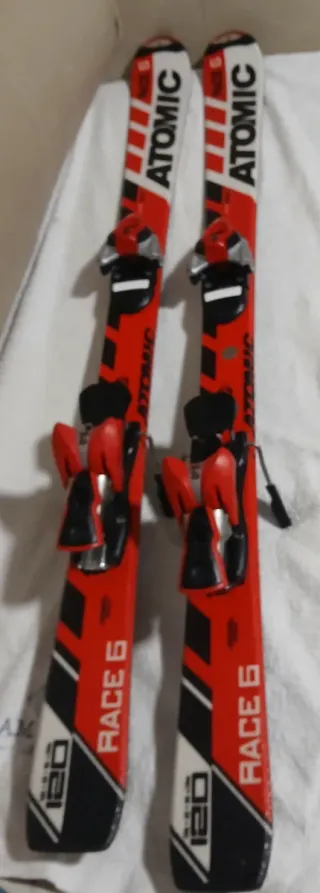 Esquís niños ATOMIC de 1,20 carving + Fijaciones
