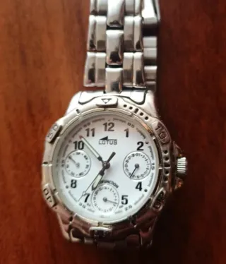Reloj Lotus Plata y Blanco