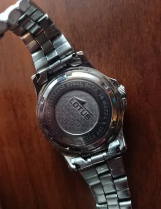 Reloj Lotus Plata y Blanco