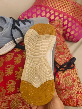 Zapatillas Puma Grises y Negras