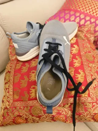 Zapatillas Puma Grises y Negras