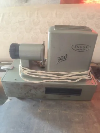 Proyector Antiguo ENOSA Madrid