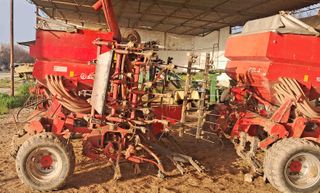 2 Sembradora neumática / pulpo Sola 5 metros.