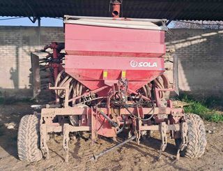 2 Sembradora neumática / pulpo Sola 5 metros.