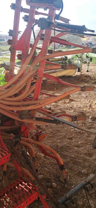 2 Sembradora neumática / pulpo Sola 5 metros.