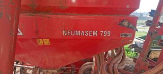 2 Sembradora neumática / pulpo Sola 5 metros.