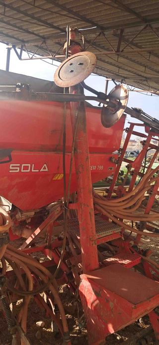 2 Sembradora neumática / pulpo Sola 5 metros.