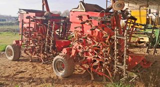 2 Sembradora neumática / pulpo Sola 5 metros.