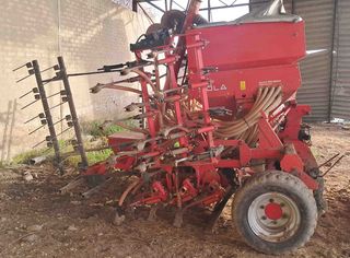 2 Sembradora neumática / pulpo Sola 5 metros.