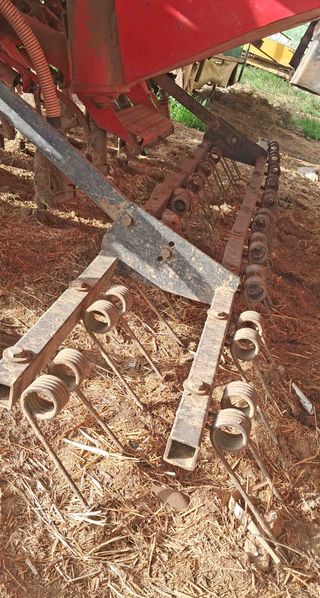 2 Sembradora neumática / pulpo Sola 5 metros.