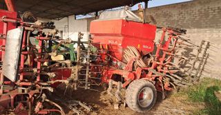 2 Sembradora neumática / pulpo Sola 5 metros.