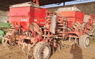 2 Sembradora neumática / pulpo Sola 5 metros.