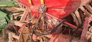 2 Sembradora neumática / pulpo Sola 5 metros.