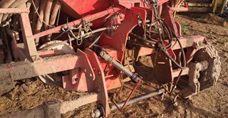 2 Sembradora neumática / pulpo Sola 5 metros.