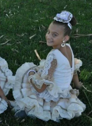 Vestido de gitana beige y blanco