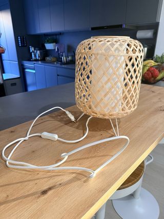 Lámpara de mesa Ikea bambú