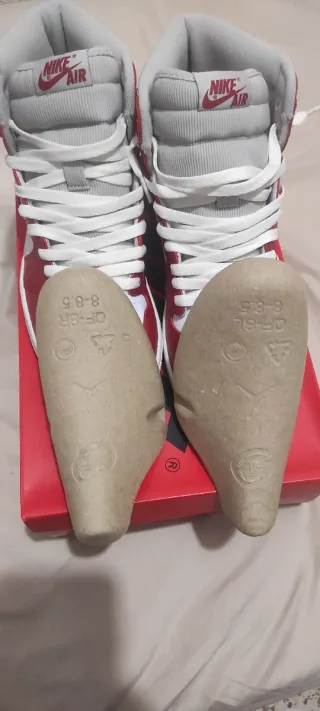 Jordan 1 High Rojo y Blanco