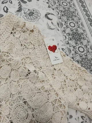 Chaqueta crochet manga 3/4 beige