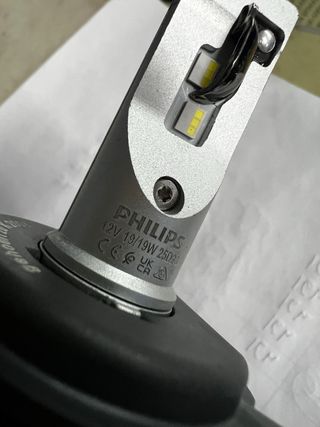 Bombillas LED Philips H4 12V 19/19W