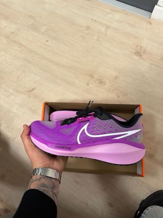 Nike Vomero 17 Scarpe da Corsa Rosa/Viola