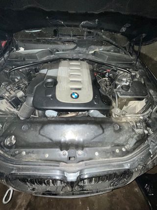 Motor BMW 3.0 218cv D2