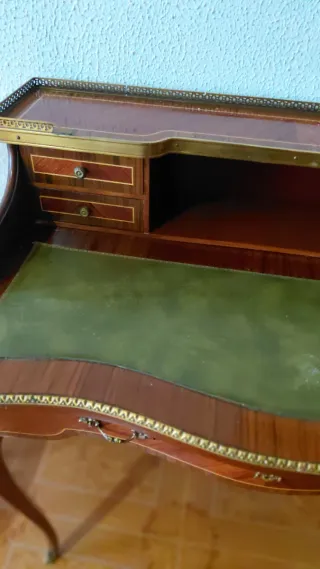 Escritorio antiguo Luis XV madera y metal