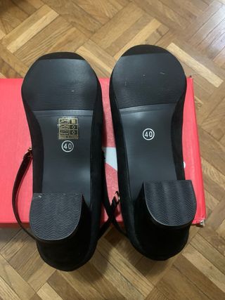 Zapatos de tacón negros