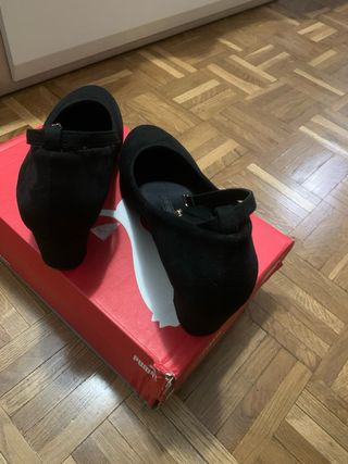 Zapatos de tacón negros