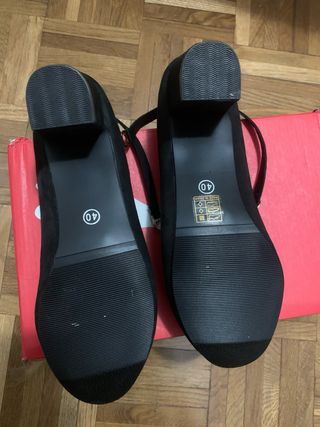 Zapatos de tacón negros