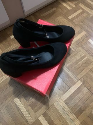 Zapatos de tacón negros