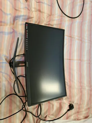 Monitor curvo MSI Optix G24 Series