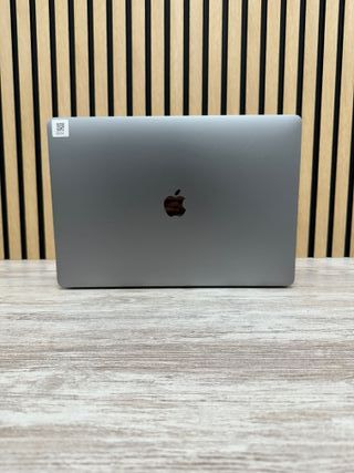 MacBook Pro 15" 2017 i7 16gb 500gb SSD