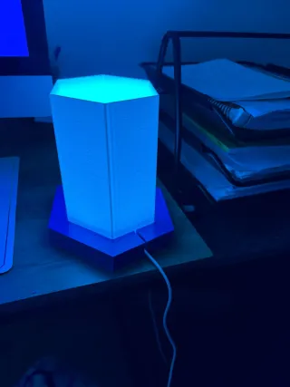 Lámpara hexagonal moderna