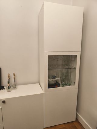 Vetrina in vetro e legno bianco