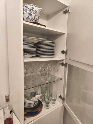 Vetrina in vetro e legno bianco