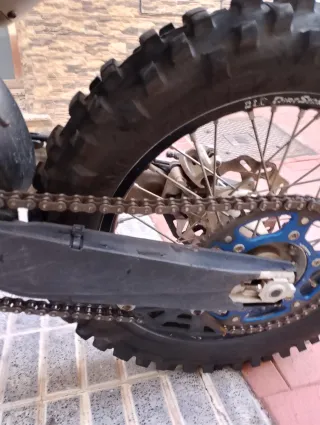 Husqvarna 450 Enduro Blanca y Amarilla