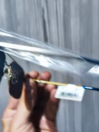 Gafas de sol aviador azul marino y dorado