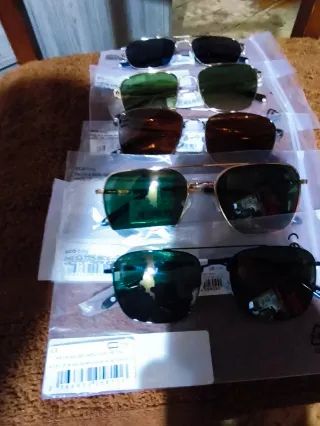 Gafas de sol aviador azul marino y dorado