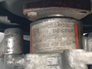 BOMBA DIRECCION MERCEDES-BENZ CLASE E (BM 210) BE