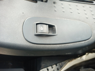 MANDO ELEVALUNAS DELANTERO DERECHO IVECO EUROCARG