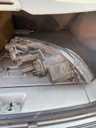 Faro delantero izquierdo Kia Sorento 2006