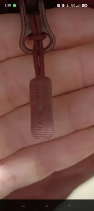 Cazadora de invierno roja y gris