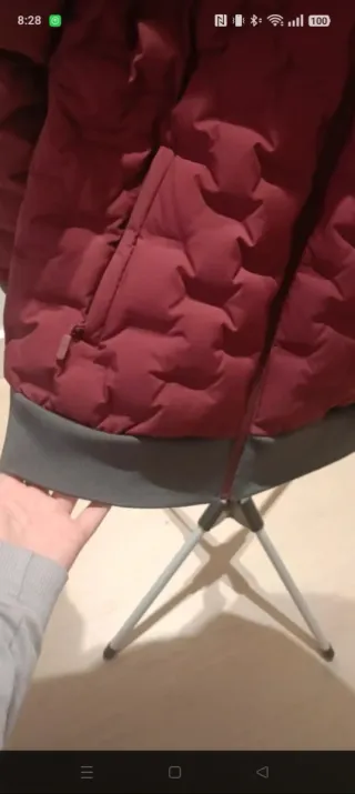 Cazadora de invierno roja y gris