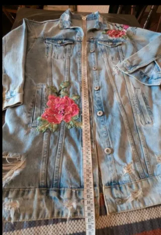 Chaqueta vaquera larga bordada T M
