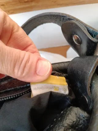 Bolso de piel Mandarina Duck negro