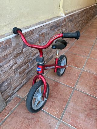 Casita de juegos infantil con bicicletas